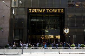 Policía descarta peligro tras evaluar paquetes en Torre Trump Policía descarta peligro tras evaluar paquetes en Torre Trump
