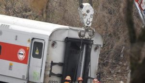 NUEVA JERSEY: Chocan autobús y tren sin heridos