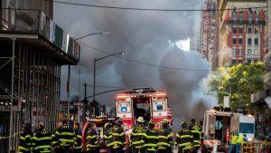 Explosión tubería en Manhattan deja al menos cinco heridos