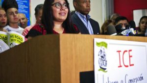 Piden liberar a pareja mexicana detenida en Nueva York