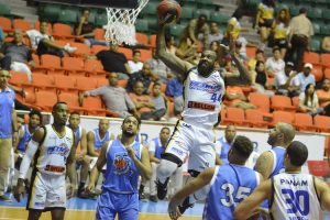 Los Titanes propinan derrota a los Metros en la LNB Banreservas