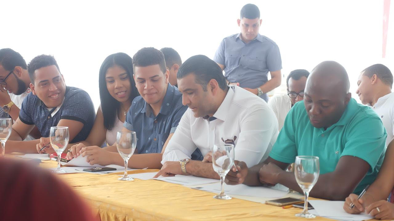 Diputado Luis Alberto Tejeda destaca impacto programa República Digital imagen