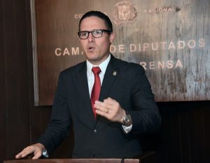 Diputado PRM pide al Presidente investigar filtraciones hospitales