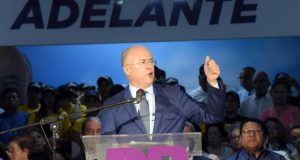 Domínguez Brito inaugura oficina política en Santiago