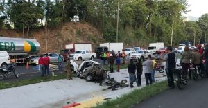 BONAO: Un muerto y dos heridos deja un choque camioneta-patana