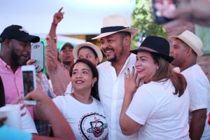 Wason realiza un encuentro exclusivo para sus fans