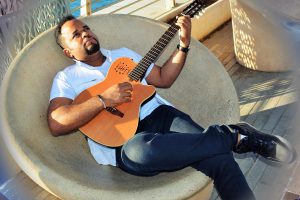 El Sultán de la Bachata promociona tema «Elizabeth»