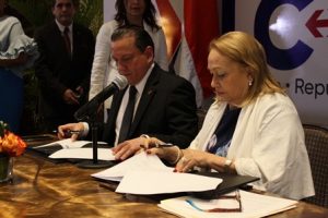 Zona Libre de Colón firma acuerdo con el Consejo Nacional de Zonas Francas de Exportación
