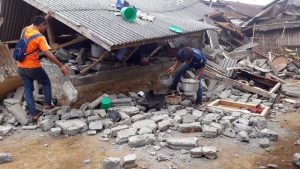 INDONESIA: Sismo deja 16 muertos y cientos atrapados en montaña INDONESIA: Sismo deja 16 muertos y cientos atrapados en montaña