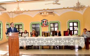 Ministro asegura con educación y empleo jóvenes desarrollarán la RD Ministro asegura con educación y empleo jóvenes desarrollarán la RD