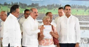 MONTE PLATA: Presidente Medina entrega 457 títulos de propiedad