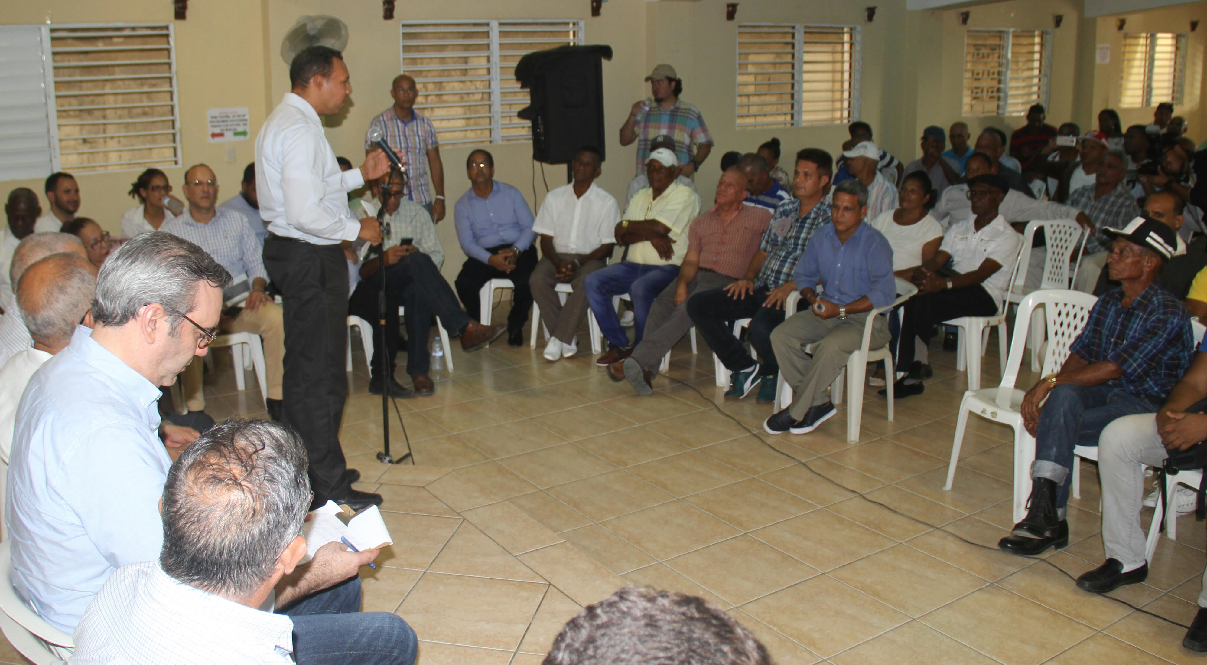 Luis Abinader demanda del PLD someterse a legalidad democrática imagen