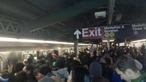 Falso reporte de persona con arma de fuego causó caos en tren