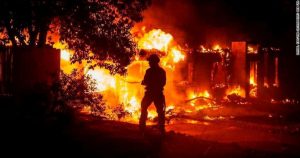 CALIFORNIA: Declaran emergencia por incendios causan 8 muertes CALIFORNIA: Declaran emergencia por incendios causan 8 muertes