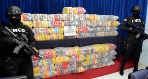 Autoridades ocupan 368 paquetes de cocaína en costas de zona Este