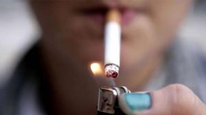 Prohíben fumar en interior viviendas públicas