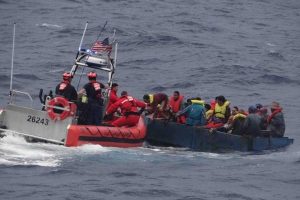 EEUU: Guardia Costera repatría 28 cubanos interceptados en el mar