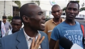 Haitianos se quejan del poco apoyo que reciben de su embajada en RD Haitianos se quejan del poco apoyo que reciben de su embajada en RD