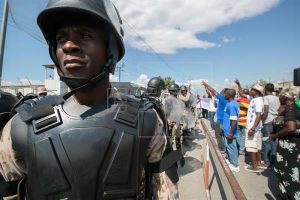 Haití en tensa calma, mientras el Gobierno busca salida a la crisis