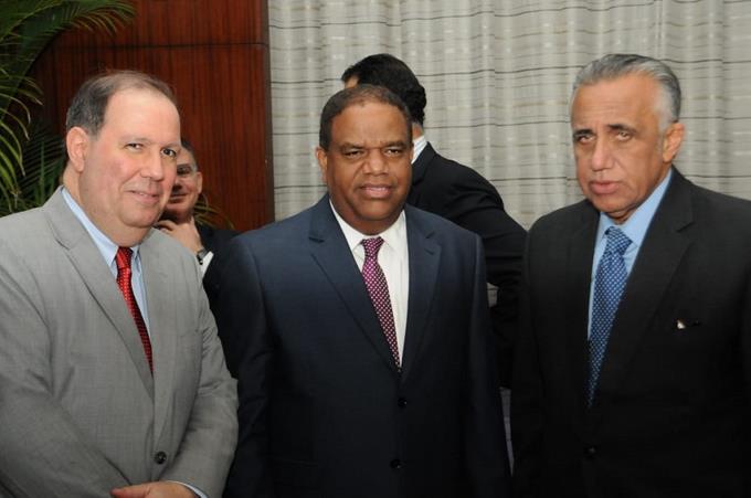 Medina designa comisión para exaltación de Vladimir Guerrero imagen