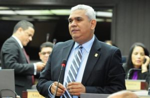 Diputado denuncia presión a PRSC rompe consenso Ley de Partidos