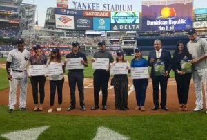 Dominicanos celebran su día en el Yankee Stadium
