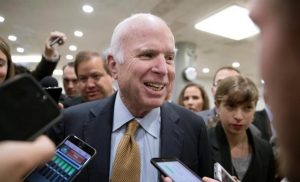 Nueva York se une a tributos a fenecido senador John McCain Nueva York se une a tributos a fenecido senador John McCain