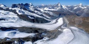 SUIZA: Mueren 20 personas iban avión se estrelló en los Alpes