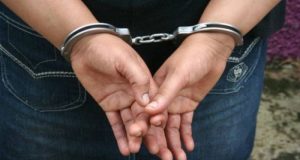 SANTIAGO: Arrestan mujer obligó hija de cuatro años a comer heces SANTIAGO: Arrestan mujer obligó hija de cuatro años a comer heces