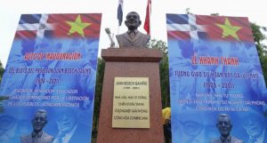 VIETNAM: Inauguran busto del fallecido expresidente Juan Bosch