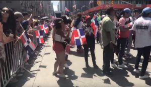 Celebraron desfile RD  con menos público que otros años