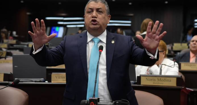 Vocero PLD critica a diputados del PRM por caso Joao Santana y esposa imagen