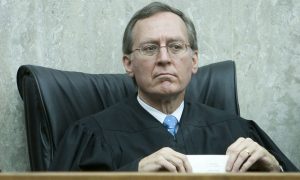 Juez ordena al gobierno de EE.UU. restaurar completamente el DACA Juez ordena al gobierno de EE.UU. restaurar completamente el DACA