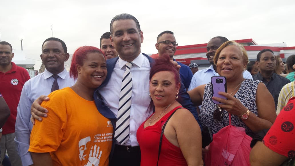 Diputado Luis Alberto Tejeda felicita a Danilo Medina por Línea 2B del Metro imagen