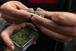 Fiscalía de Manhattan no perseguirá posesión de marihuana