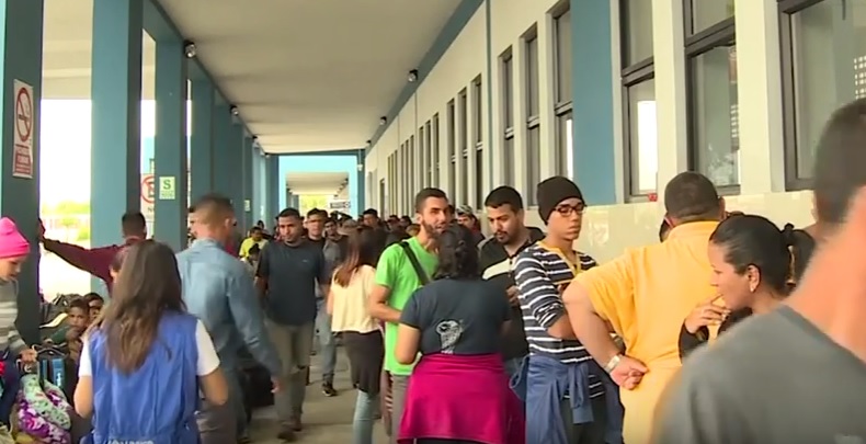 Perú dificulta la entrada de inmigrantes venezolanos imagen