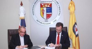 La PUCMM y ANJE firman acuerdo de colaboración