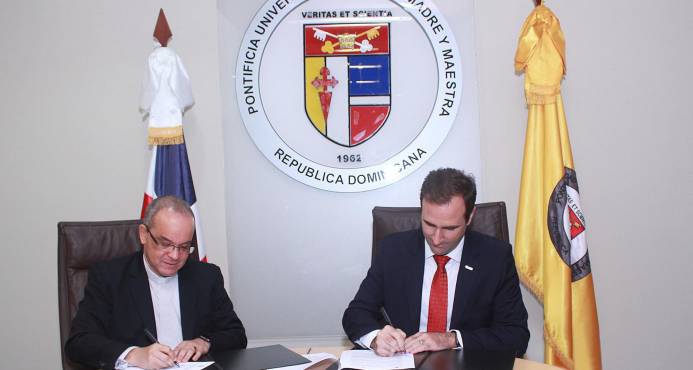 La PUCMM y ANJE firman acuerdo de colaboración imagen