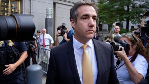 Compañía exabogado de Trump, acusada de expulsar inquilinos Compañía exabogado de Trump, acusada de expulsar inquilinos