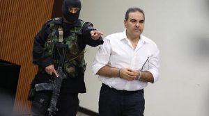 EL SALVADOR: Expresidente habría usado a RD para blanquear millones