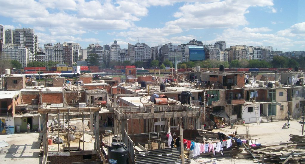 BAHAMAS: El Gobierno demolerá los barrios marginales de haitianos imagen