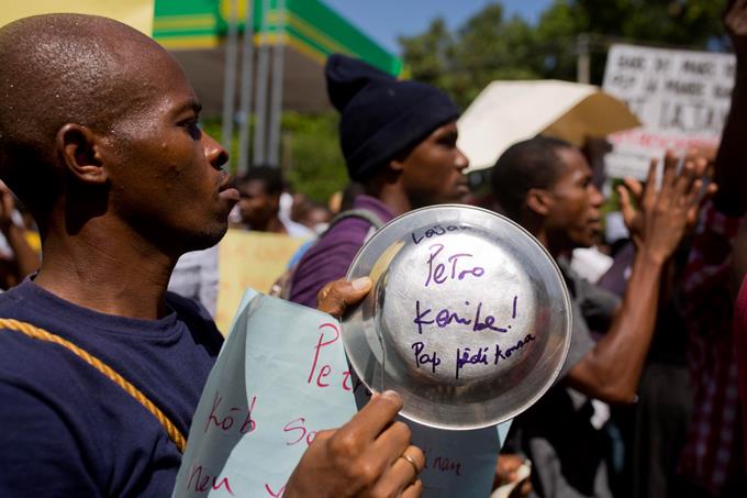HAITI: Cientos de personas se manifiestan contra la corrupción imagen