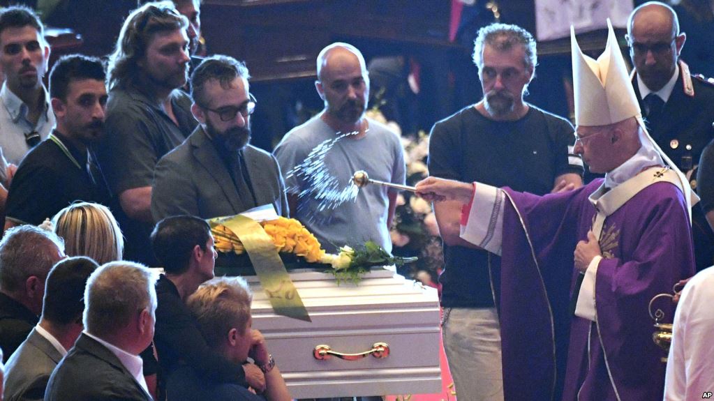 ITALIA: Despiden víctimas puente en Génova con un funeral de Estado imagen