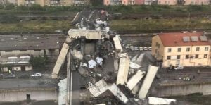 GENOVA: Al menos 30 personas murieron tras derrumbe puente