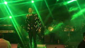 Raulín Rodríguez brilla en Hard Rock en concierto de tres horas