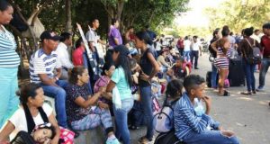 ECUADOR: Cientos de venezolanos varados pese a eliminación de pasaporte