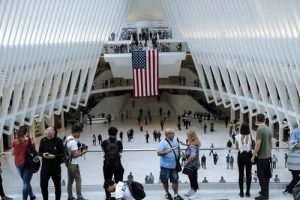 Solidaridad de neoyorquinos y visitantes en aniversario del 11-S