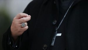 Investigan denuncias de abuso contra sacerdote
