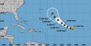 Florence se convierte en huracán de categoría 3 en centro del Atlántico