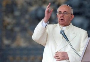 VATICANO: El papa recomienda «el silencio y el rezo» ante los ataques VATICANO: El papa recomienda «el silencio y el rezo» ante los ataques